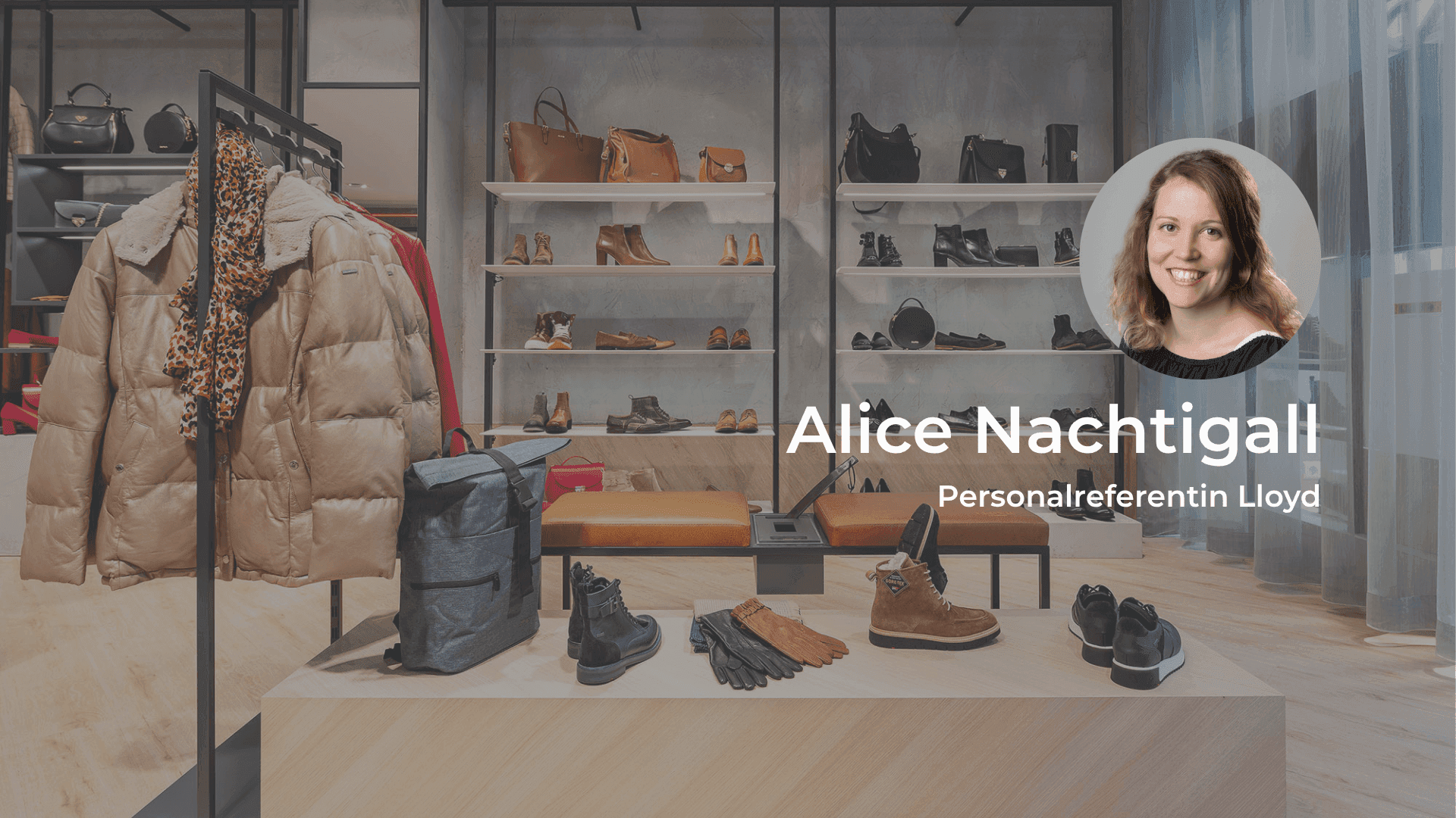 Alice Nachtigall, Personalreferentin Lloyd, in a retail store setting with products on display.